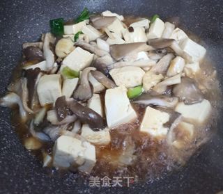 砂锅平菇豆腐的做法步骤：5