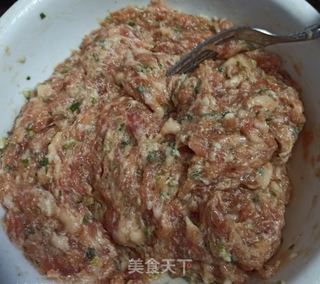 浇汁狮子头的做法步骤:2