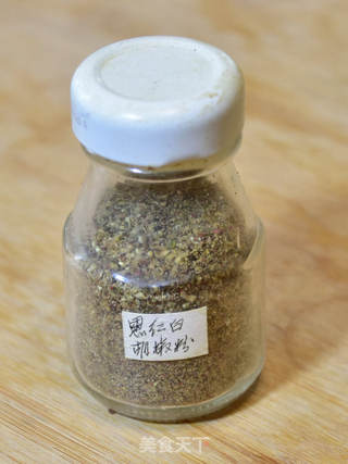 黑白红混合胡椒末的做法步骤:3