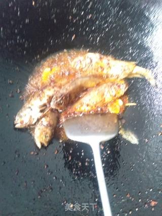 豆瓣酱焖小黄鱼的做法步骤:5