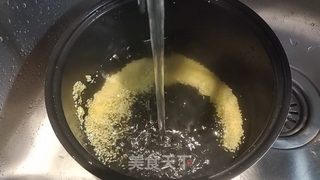 懒人养胃小米南瓜粥的做法步骤:3