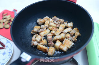软糯不腻入口即化的【鲍鱼红烧肉】的做法步骤：4