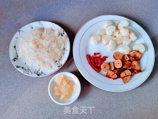 美容养颜银耳羹的做法步骤:2