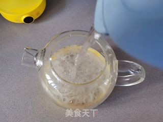 美容养颜银耳羹的做法步骤:3