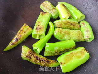 糖醋虎皮尖椒的做法步骤:3