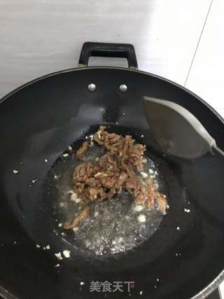 肉丝毛豆炒豆干的做法步骤：2