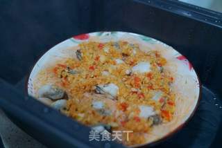 蒜蓉粉丝蒸蚝肉的做法步骤:10