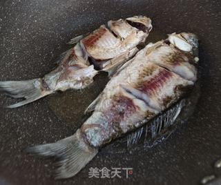 酱烧鲫鱼的做法步骤:3