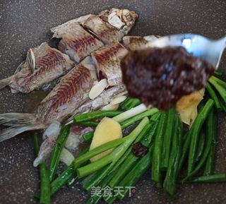 酱烧鲫鱼的做法步骤:5