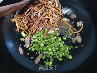 卤香干丝炒肉的做法步骤:6