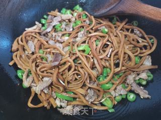 卤香干丝炒肉的做法步骤:7
