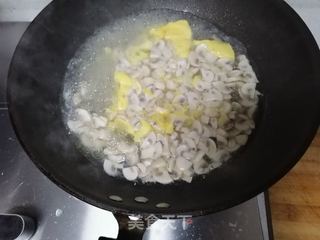 蘑菇蛋花汤的做法步骤：6