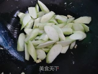 丝瓜炒鸡蛋的做法步骤：3