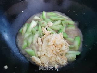 丝瓜炒鸡蛋的做法步骤：6