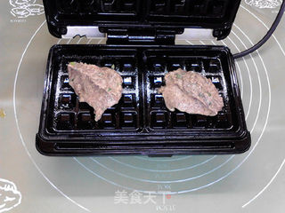 葱香黑椒土豆黑全麦华夫饼的做法步骤:10
