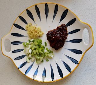 鸭血炖豆腐的做法步骤:7