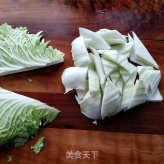 白菜豆腐炖粉条的做法步骤：1