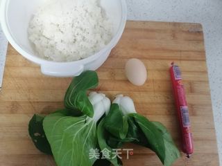 香肠炒饭的做法步骤：1