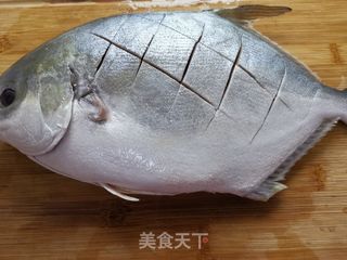 红烧平鱼的做法步骤:2