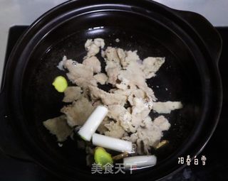 砂锅牛肉番茄米线❤️(一款简单营养的做法)的做法步骤:6
