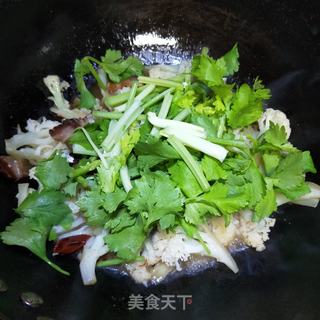 腊肉炒花菜 的做法步骤:11