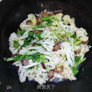腊肉炒花菜 的做法步骤:12