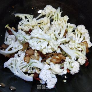 腊肉炒花菜 的做法步骤:7