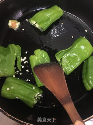 辣椒炒皮蛋的做法步骤：4