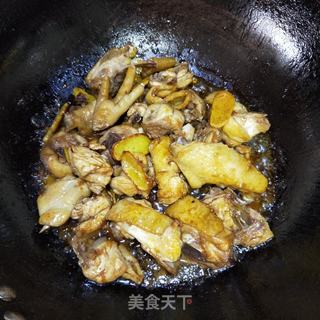 黄花菜炖鸡煲的做法步骤:9