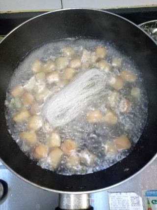 猪血粉丝豆腐汤的做法步骤：6