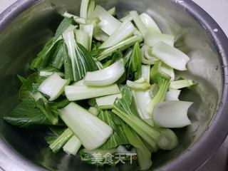 青菜炒豆干的做法步骤：1