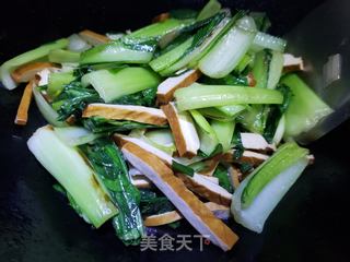 青菜炒豆干的做法步骤：4