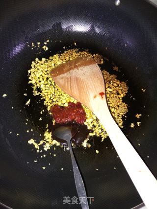 蒜蓉粉丝虾煲的做法步骤:7