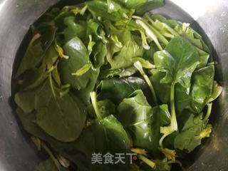 胡萝卜菠菜鸡蛋炒河粉的做法步骤：1