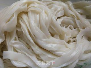 胡萝卜菠菜鸡蛋炒河粉的做法步骤:4
