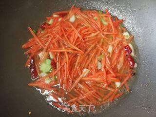 胡萝卜菠菜鸡蛋炒河粉的做法步骤:9