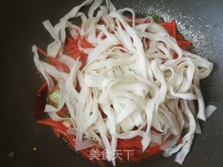胡萝卜菠菜鸡蛋炒河粉的做法步骤:10