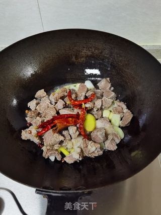 红烧羊肉炖白萝卜的做法步骤:8