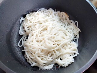 四季豆香菇肉丝炒粉的做法步骤:8