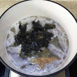 肉丸紫菜汤的做法步骤:7