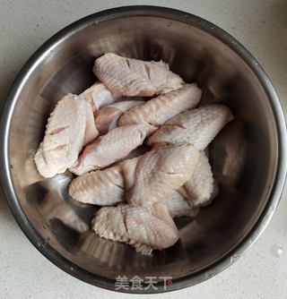 香煎鸡翅的做法步骤:2