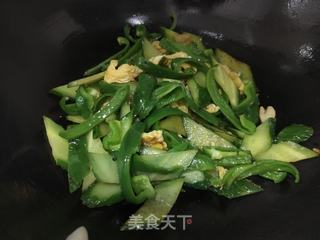 黄瓜青椒炒鸡蛋的做法步骤：10