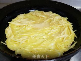 土豆丝煎饼的做法步骤：4