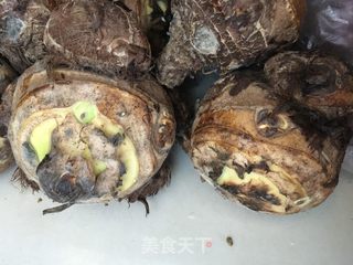 芋头炖乌鸡的做法步骤：1