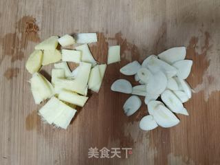 五香盐炒花生米的做法步骤:5