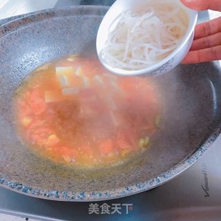 西红柿豆腐粉丝汤的做法步骤：6