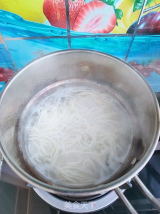 香菇肉丝炒面的做法步骤:2