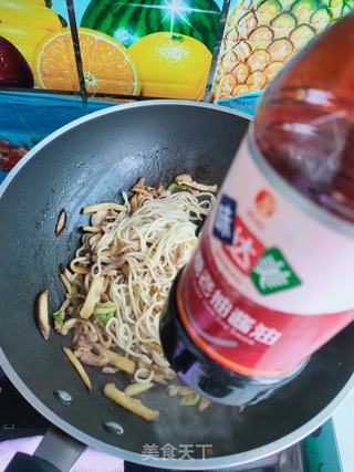 香菇肉丝炒面的做法步骤:12