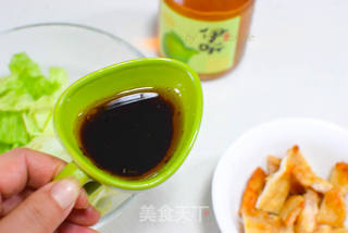 鸡肉沙拉配伊听果酒的做法步骤:4