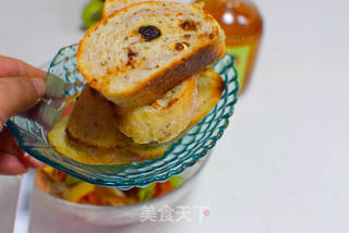 鸡肉沙拉配伊听果酒的做法步骤:6